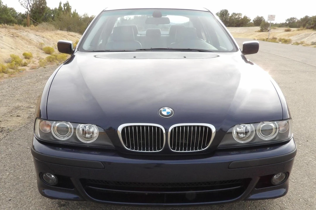 2001 BMW E39 540i - Image 2 of 5