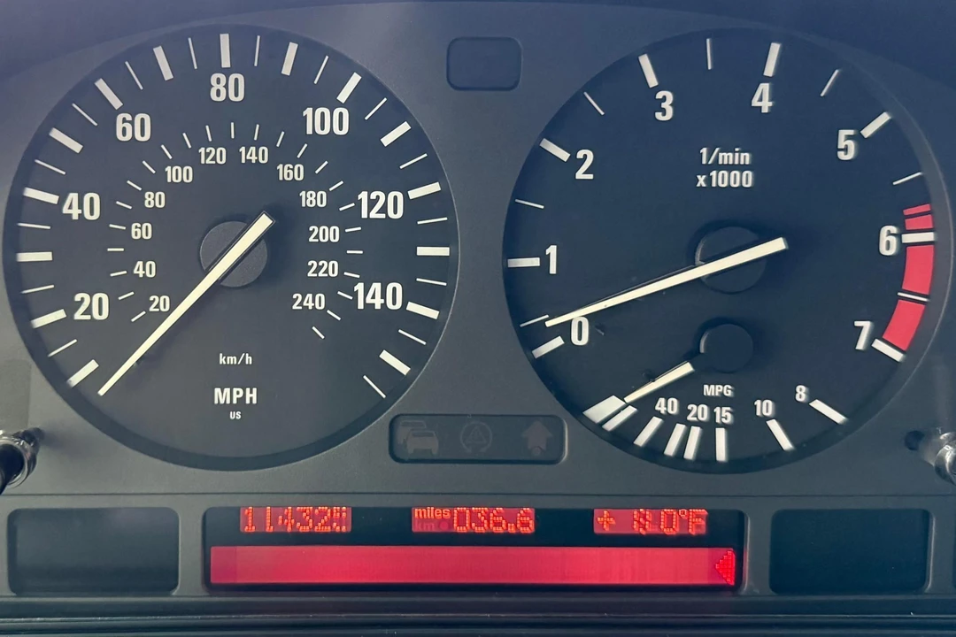 2001 BMW E39 540i - Image 30 of 31