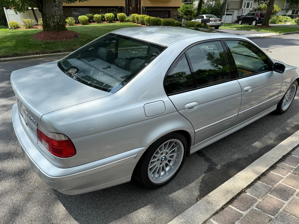 2001 BMW E39 540i - Image 9 of 31