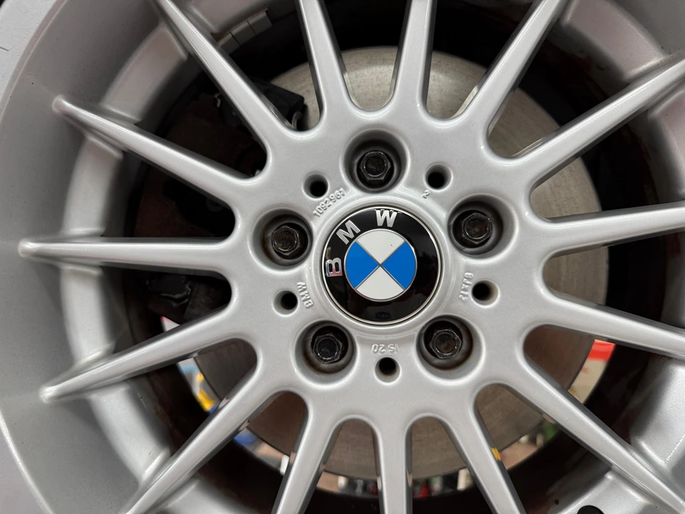 2001 BMW E39 540i - Image 25 of 31