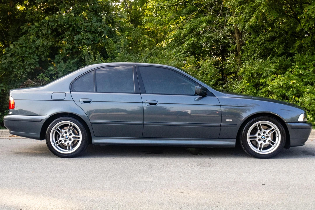2001 BMW E39 540i - Image 3 of 31