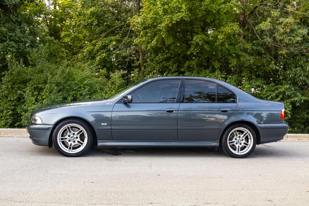 2001 BMW E39 540i - Image 11 of 31