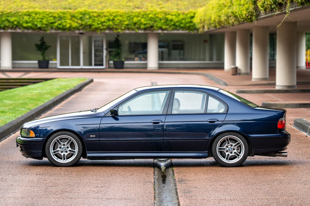 2001 BMW E39 540i - Image 6 of 31