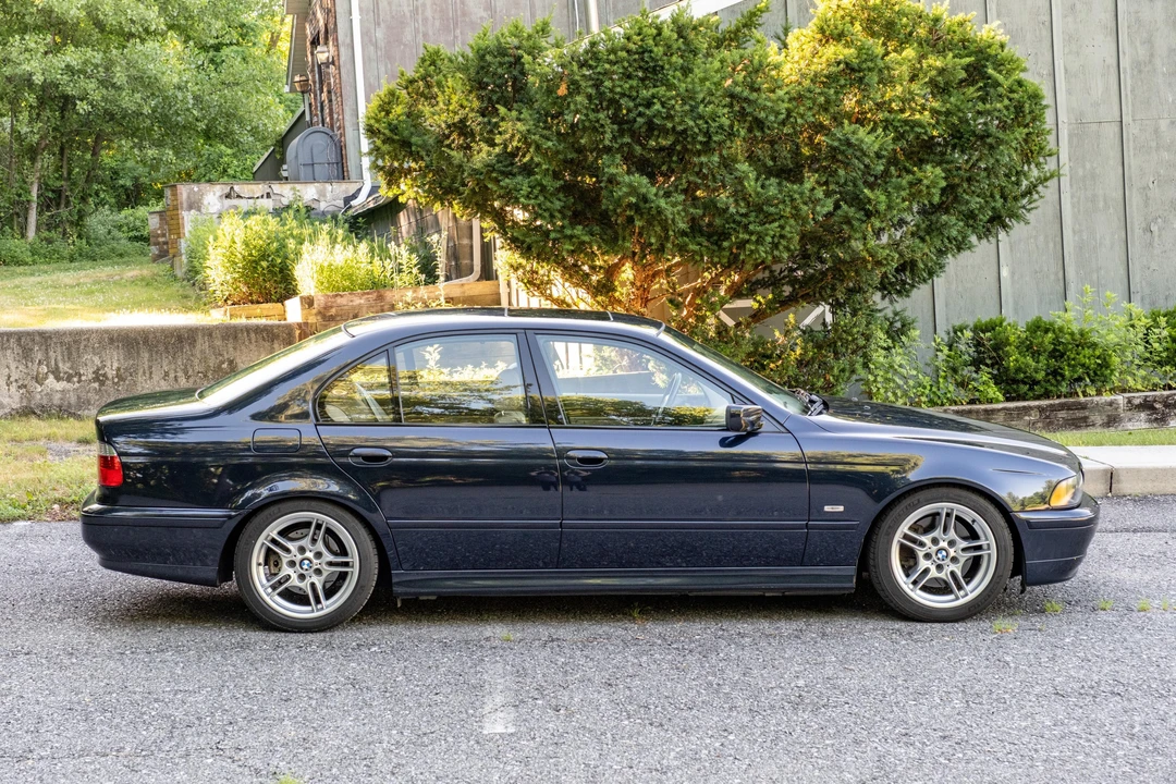 2001 BMW E39 540i - Image 3 of 31