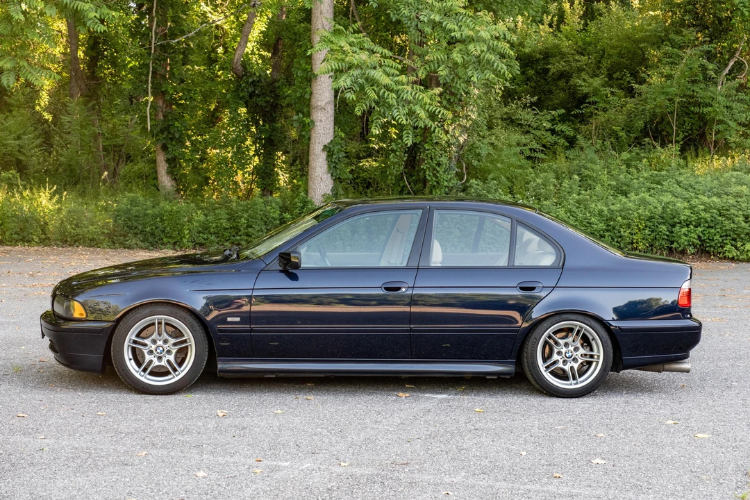 2001 BMW E39 540i - Image 7 of 31