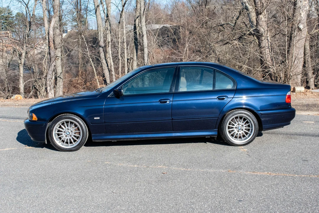 2001 BMW E39 540i - Image 10 of 31