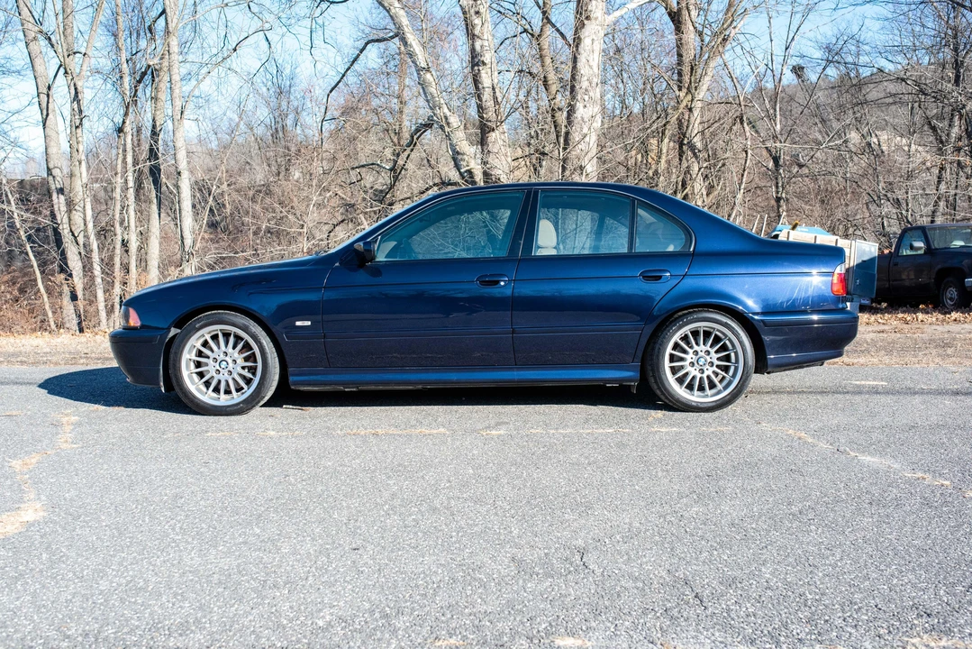 2001 BMW E39 540i - Image 11 of 31