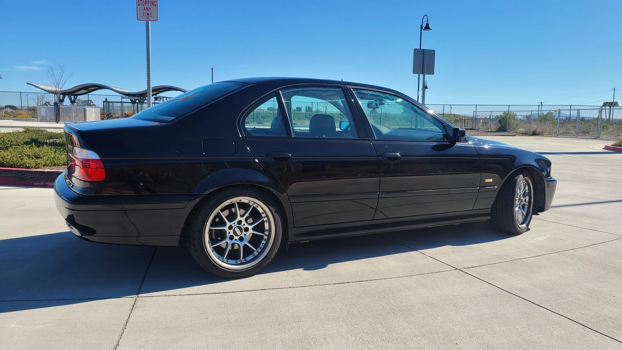 2001 BMW E39 540i - Image 16 of 31