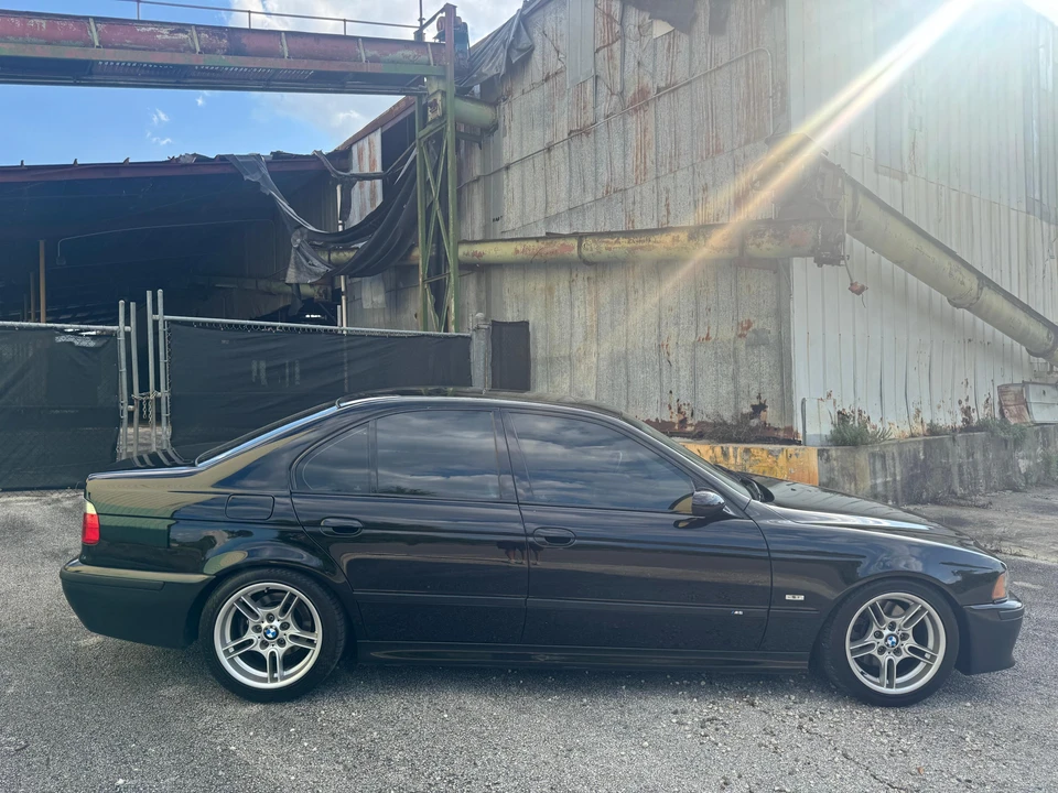 2001 BMW E39 540i - Image 12 of 31