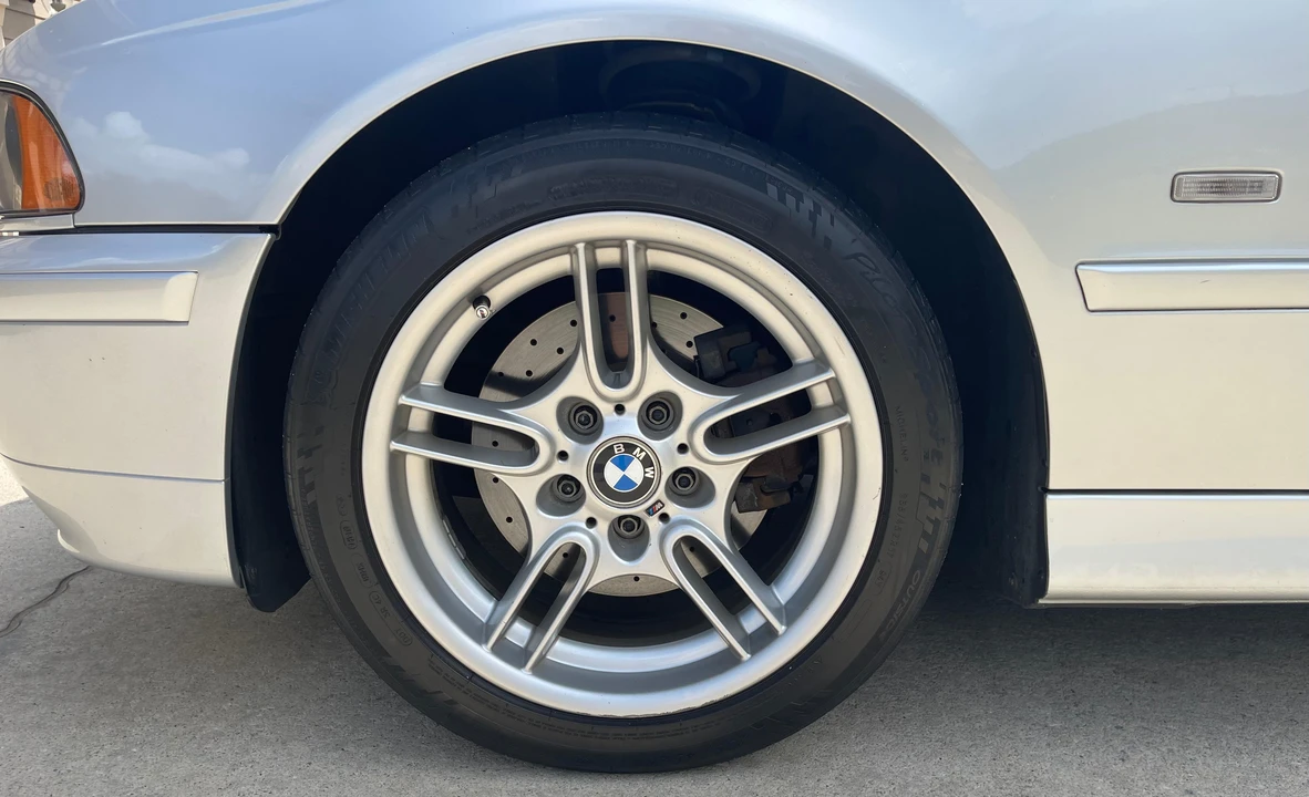 2001 BMW E39 540i - Image 18 of 31