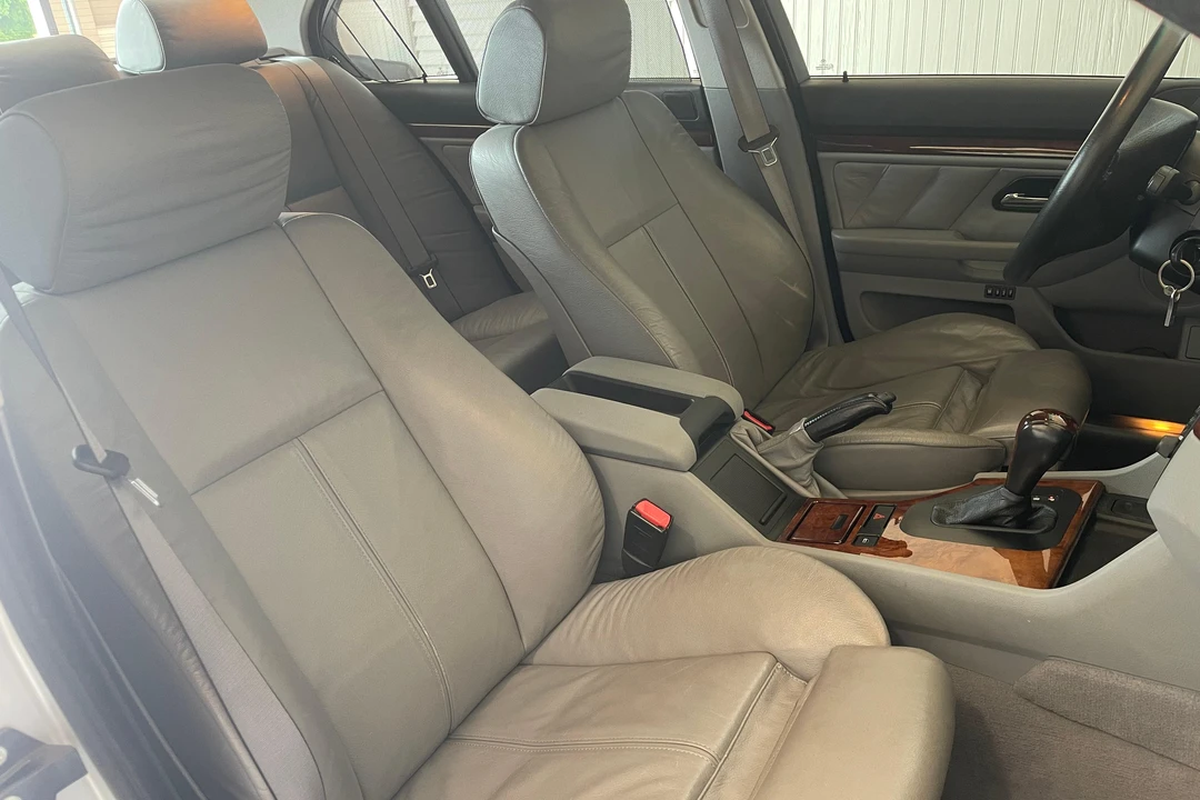2001 BMW E39 540i - Image 30 of 31