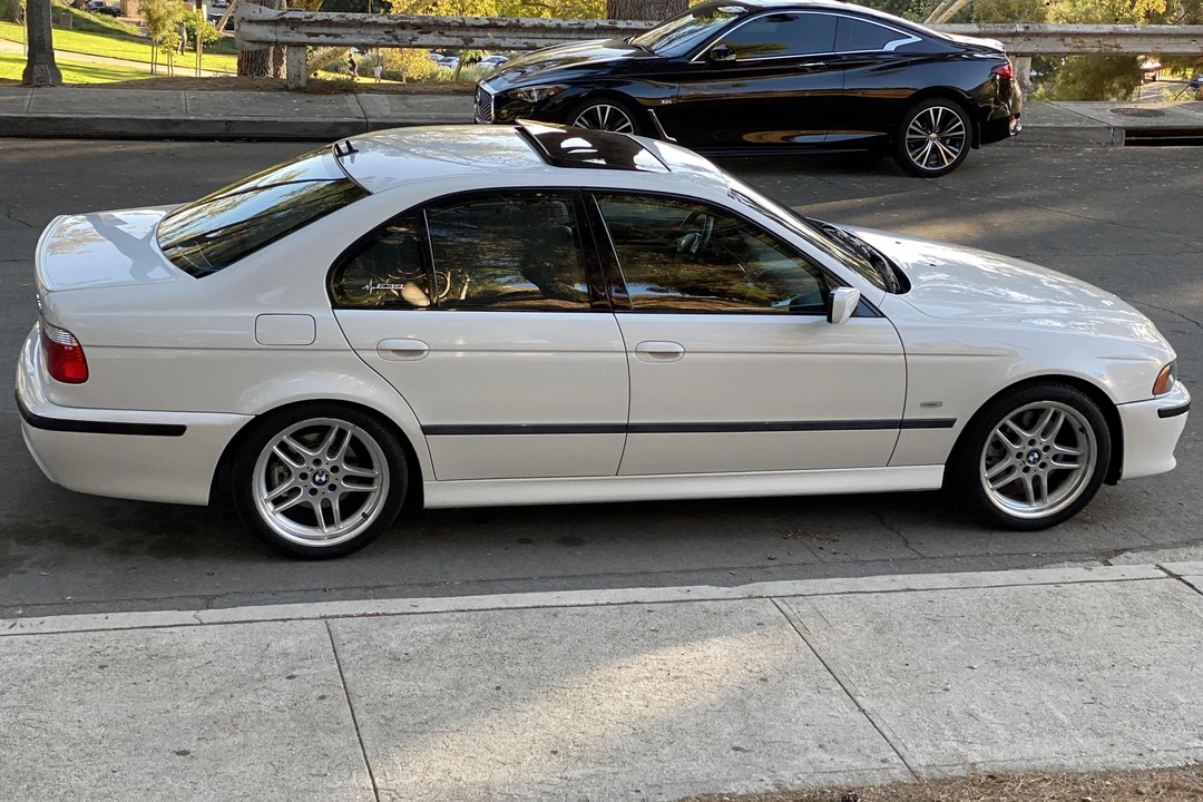 2001 BMW E39 540i - Image 28 of 31