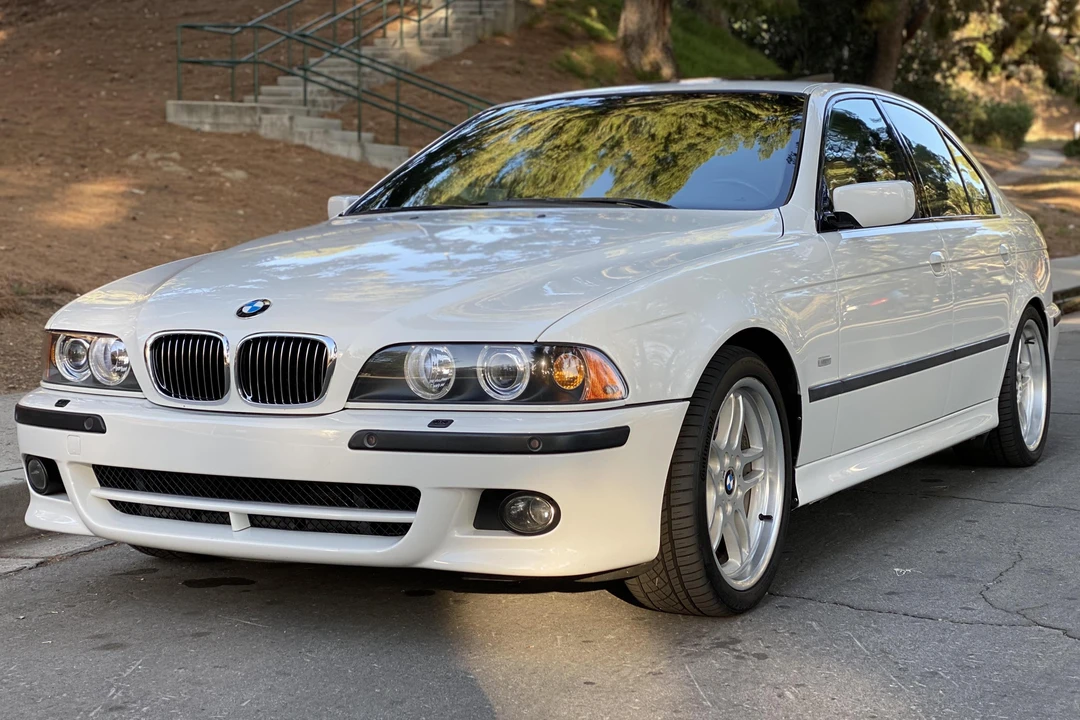 2001 BMW E39 540i - Image 10 of 31