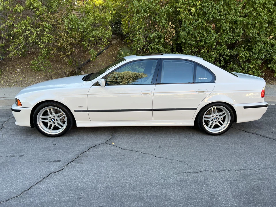 2001 BMW E39 540i - Image 13 of 31