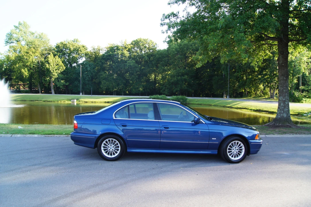 2001 BMW E39 540i - Image 10 of 31