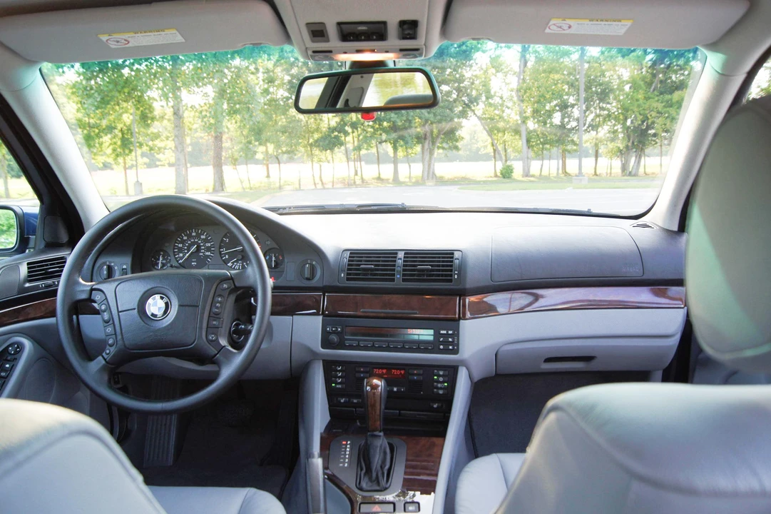 2001 BMW E39 540i - Image 30 of 31