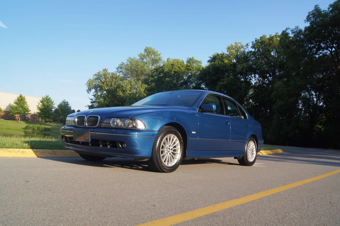 2001 BMW E39 540i - Image 7 of 31