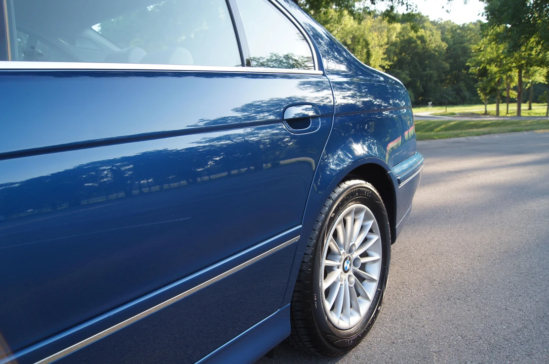 2001 BMW E39 540i - Image 15 of 31