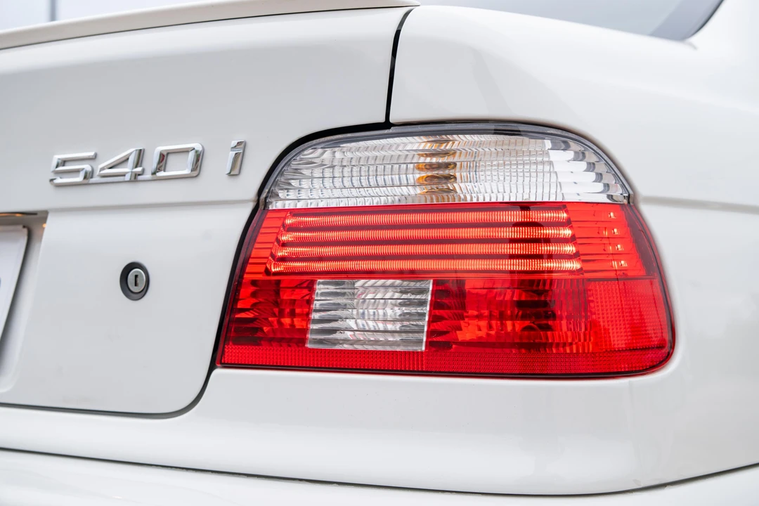 2001 BMW E39 540i - Image 29 of 31