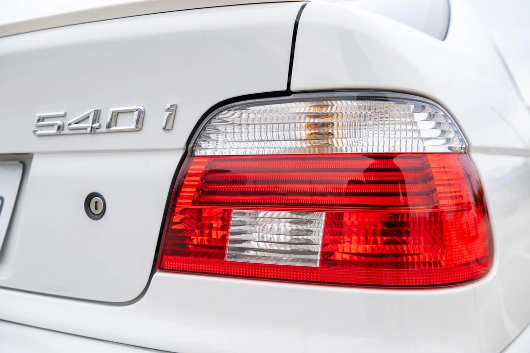 2001 BMW E39 540i - Image 28 of 31