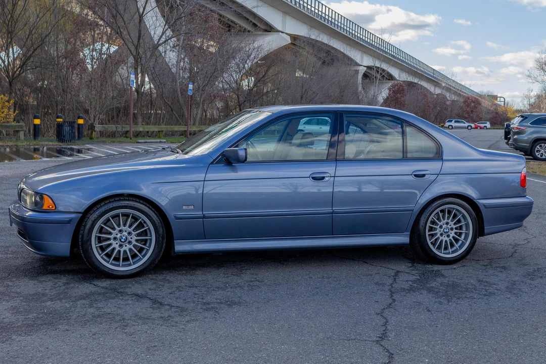 2001 BMW E39 540i - Image 16 of 31