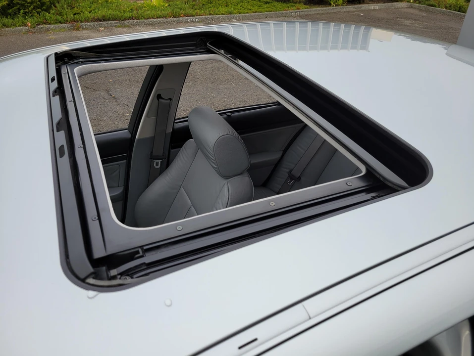 2001 BMW E39 540i - Image 25 of 31