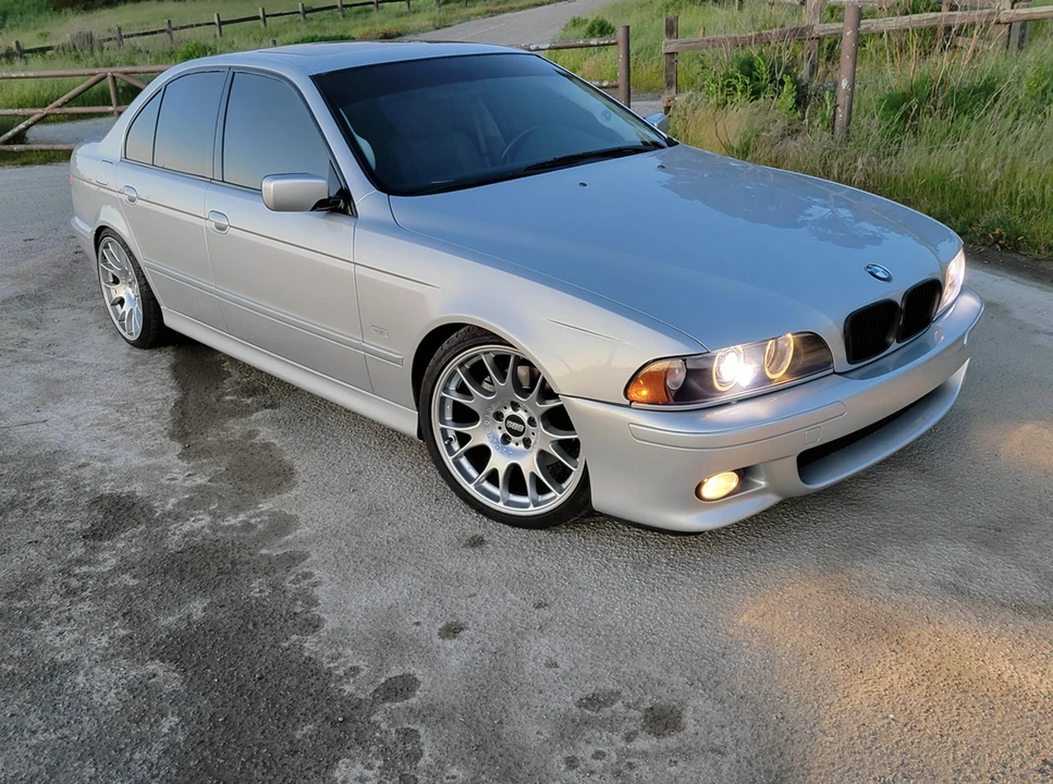 2001 BMW E39 540i - Image 17 of 31