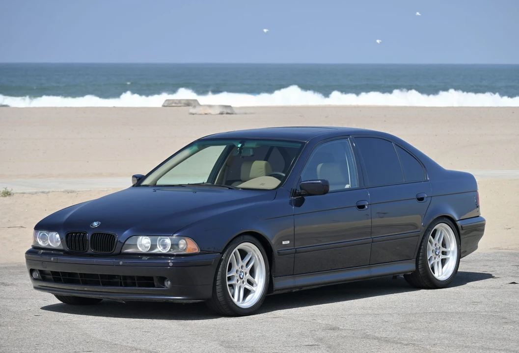 2001 BMW E39 540i - Image 10 of 31