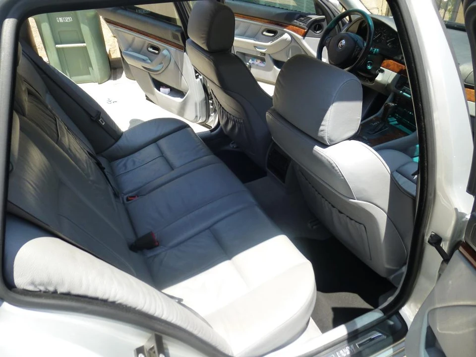 2001 BMW E39 540i - Image 18 of 31