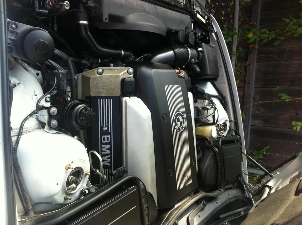 2001 BMW E39 540i - Image 23 of 31