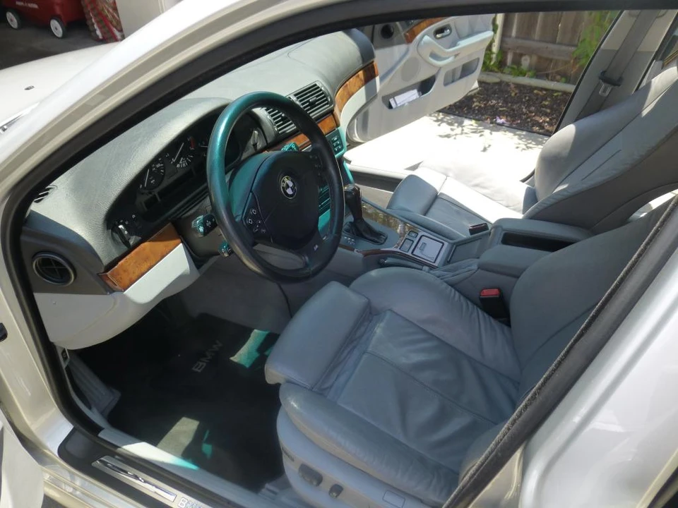 2001 BMW E39 540i - Image 13 of 31