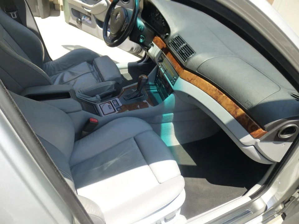 2001 BMW E39 540i - Image 16 of 31