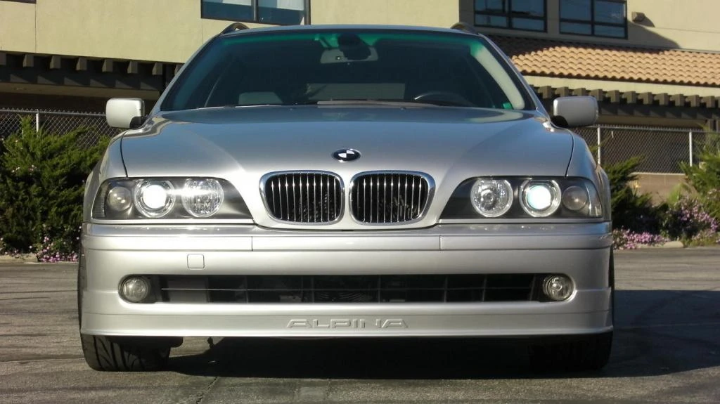 2001 BMW E39 540i - Image 10 of 31
