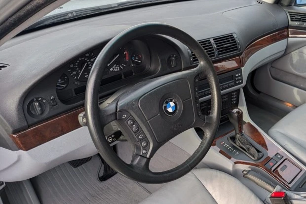 2001 BMW E39 540i - Image 5 of 7