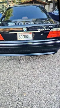 2001 BMW 7 Series 735i Sedan 4D