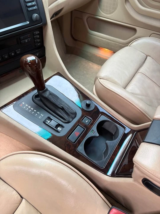 2001 BMW E38 7 Series - Image 10 of 20