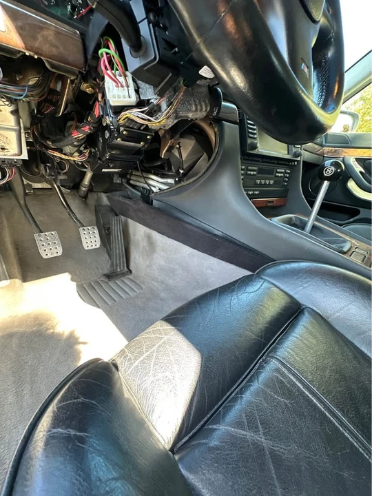 2001 BMW E38 7 Series - Image 11 of 12