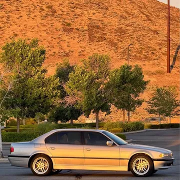 2001 BMW 7 Series 740iL Sedan 4D
