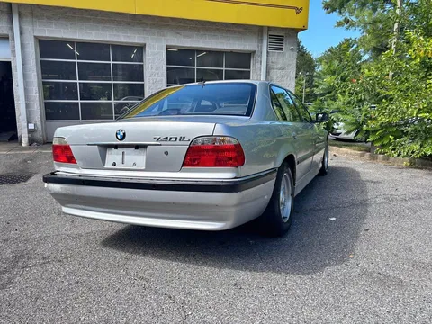 2001 BMW 7 Series 740iL Sedan 4D