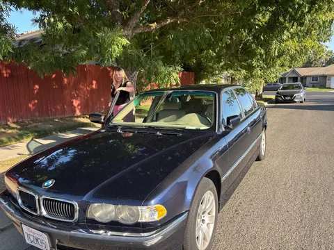 2001 BMW 7 Series 740iL Sedan 4D