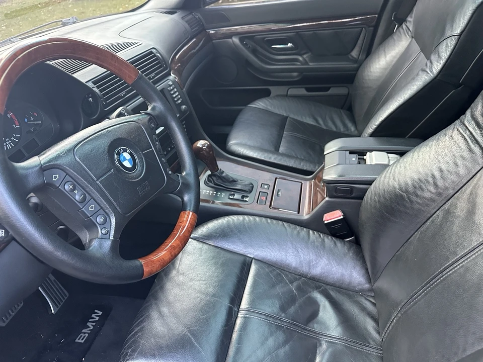 2001 BMW E38 750i & 750iL Sedan - Image 7 of 12
