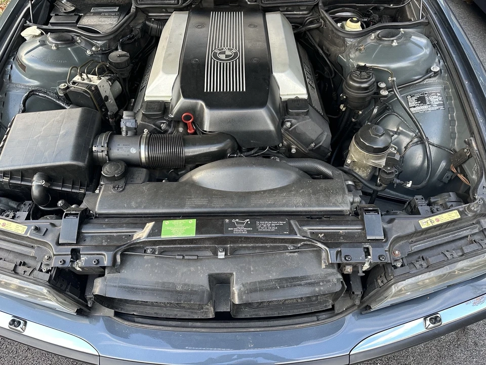 2001 BMW E38 750i & 750iL Sedan - Image 11 of 12