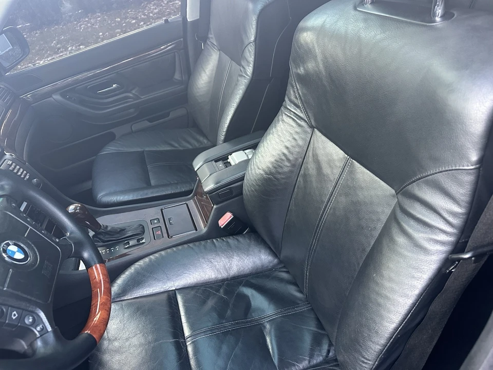 2001 BMW E38 750i & 750iL Sedan - Image 10 of 12