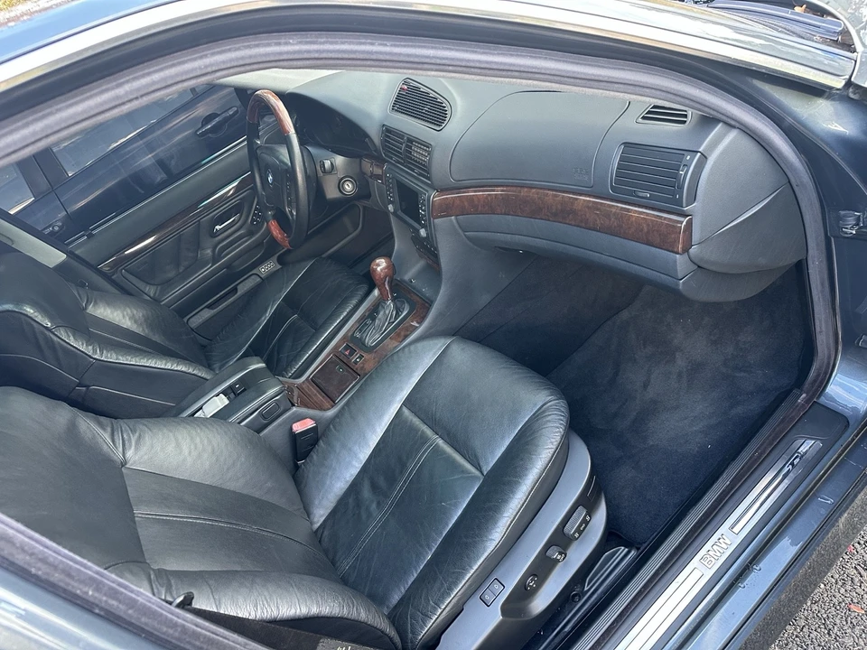 2001 BMW E38 750i & 750iL Sedan - Image 8 of 12