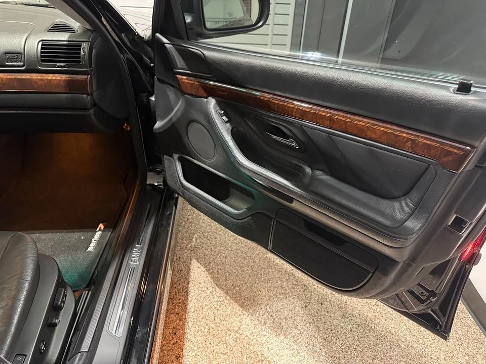2001 BMW E38 750i & 750iL Sedan - Image 15 of 19