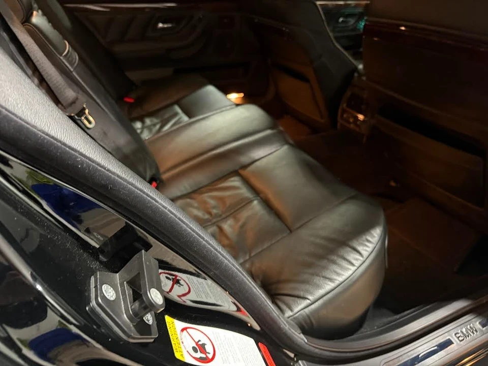 2001 BMW E38 750i & 750iL Sedan - Image 12 of 19