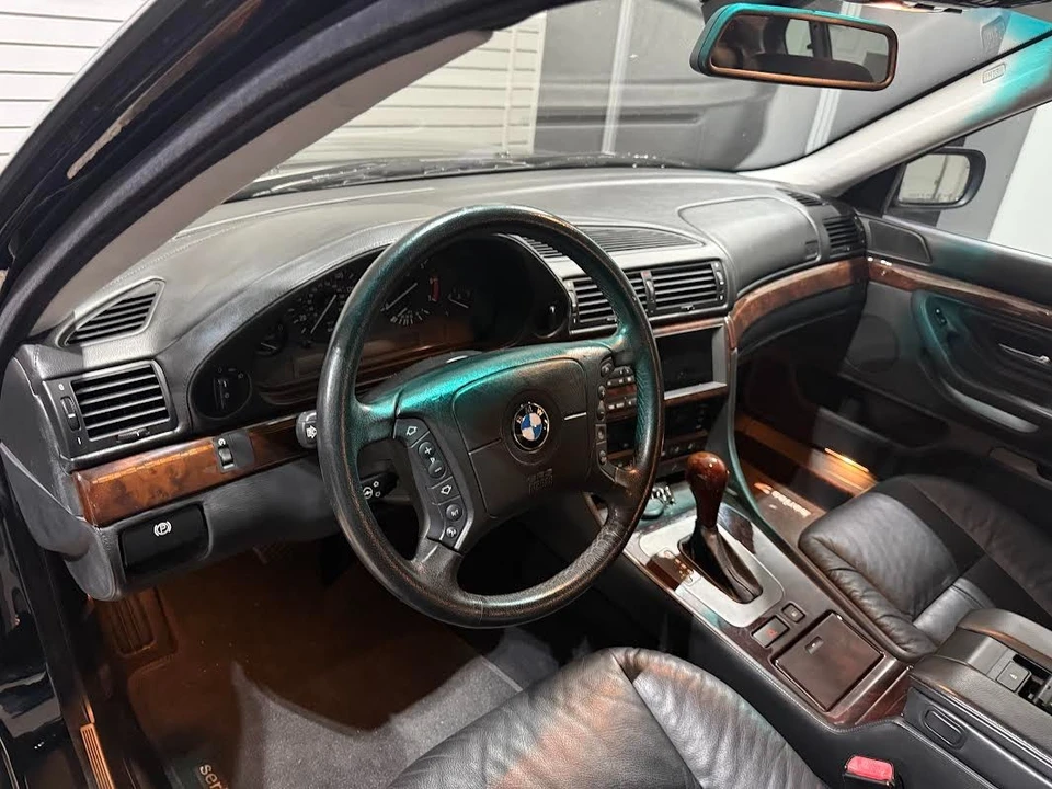 2001 BMW E38 750i & 750iL Sedan - Image 8 of 19