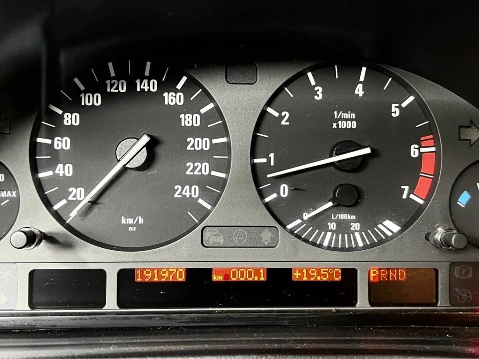 2001 BMW E38 7 Series - Image 12 of 12