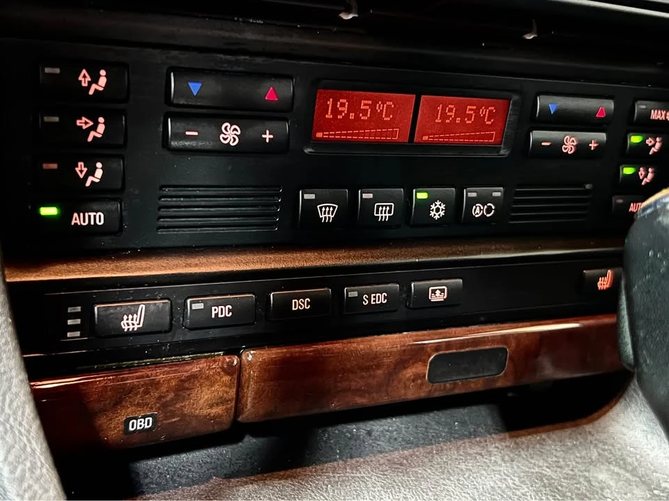 2001 BMW E38 7 Series - Image 11 of 12