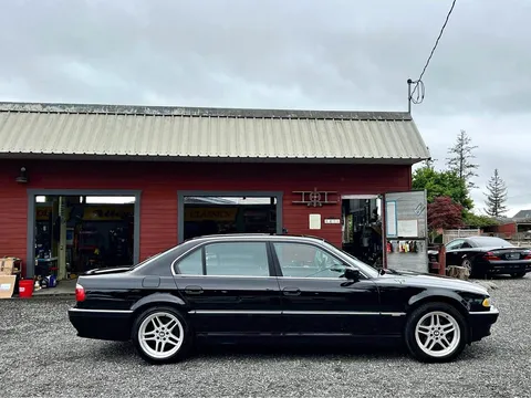 2001 BMW 740iL